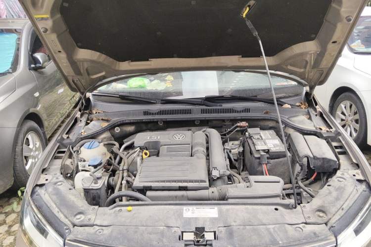 Used Volkswagen Sagitar 2018 180TSI DSG Prestige Edition Engine Bay