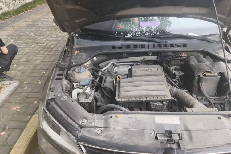 Used Volkswagen Sagitar 2018 1.6L Automatic Comfort Model Engine Bay Right