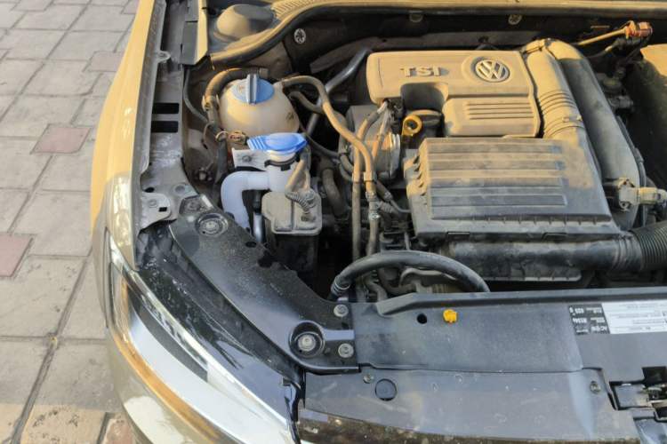 Used Volkswagen Sagitar 2018 280TSI DSG Comfort Model Engine Bay Right