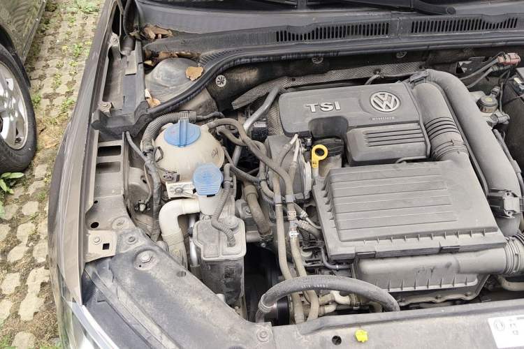 Used Volkswagen Sagitar 2018 180TSI DSG Prestige Edition Engine Bay Right