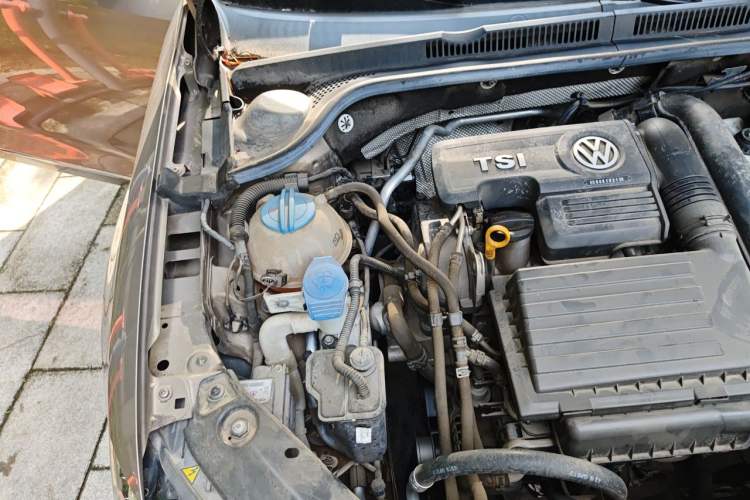 Used Volkswagen Sagitar 2018 280TSI DSG Ignite Edition Engine Bay Right