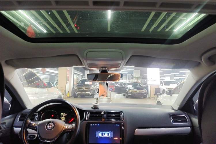 Used Volkswagen Sagitar 2018 1.6L Automatic Comfort Model Headliner