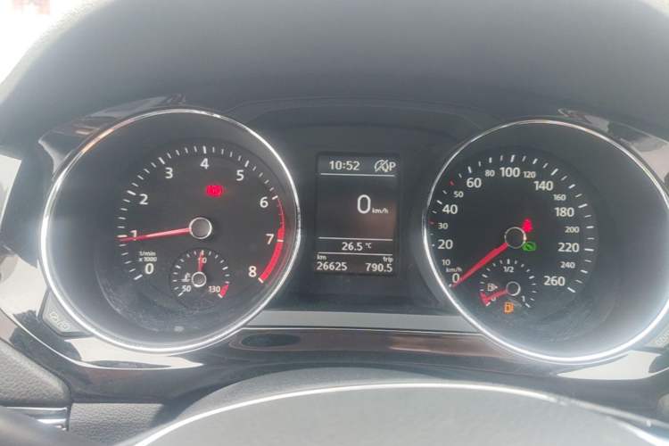 Used Volkswagen Sagitar 2018 280TSI DSG Ignite Edition Instrument Cluster