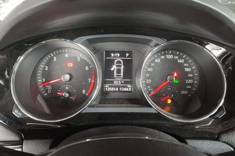 Used Volkswagen Sagitar 2018 180TSI DSG Prestige Edition Instrument Cluster