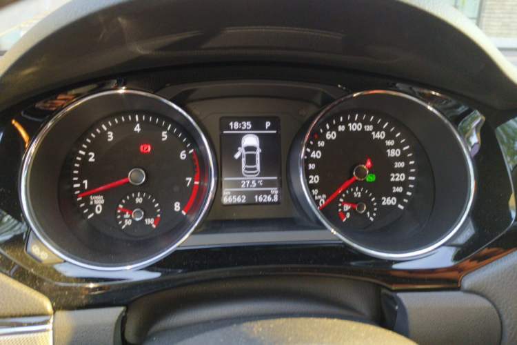 Used Volkswagen Sagitar 2018 280TSI DSG Comfort Model Instrument Cluster