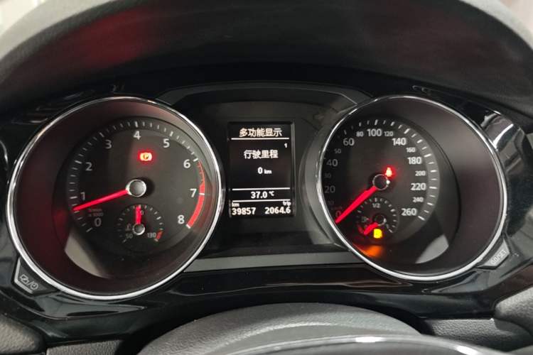 Used Volkswagen Sagitar 2018 180TSI DSG Prestige Edition Instrument Cluster