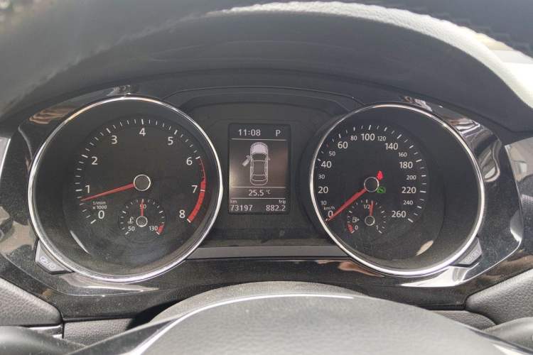 Used Volkswagen Sagitar 2018 180TSI DSG Prestige Edition Instrument Cluster