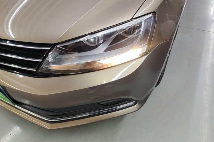 Used Volkswagen Sagitar 2018 1.6L Automatic Comfort Model Left Front Headlight