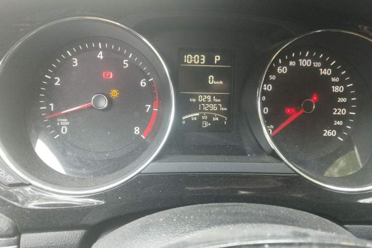 Used Volkswagen Sagitar 2018 1.6L Automatic Comfort Model Odometer Close Up