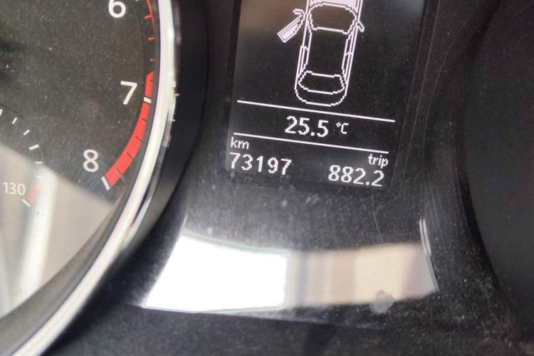 Used Volkswagen Sagitar 2018 180TSI DSG Prestige Edition Odometer Close Up