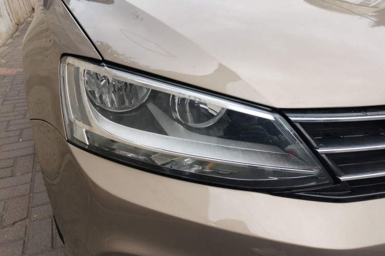 Used Volkswagen Sagitar 2018 280TSI DSG Comfort Model Right Front Headlight