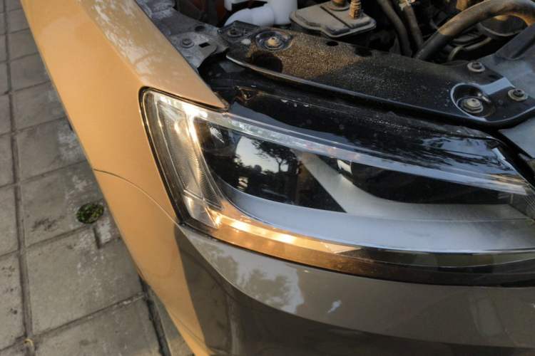 Used Volkswagen Sagitar 2018 280TSI DSG Comfort Model Right Front Headlight