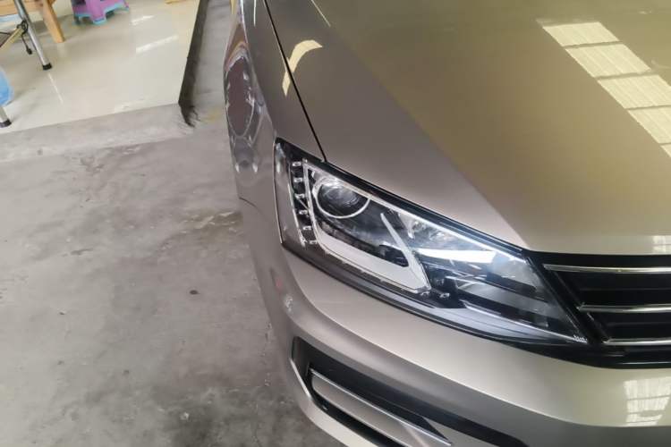 Used Volkswagen Sagitar 2018 280TSI DSG Ignite Edition Right Front Headlight
