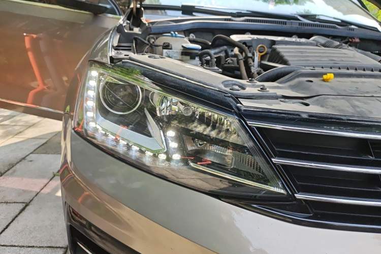 Used Volkswagen Sagitar 2018 280TSI DSG Ignite Edition Right Front Headlight