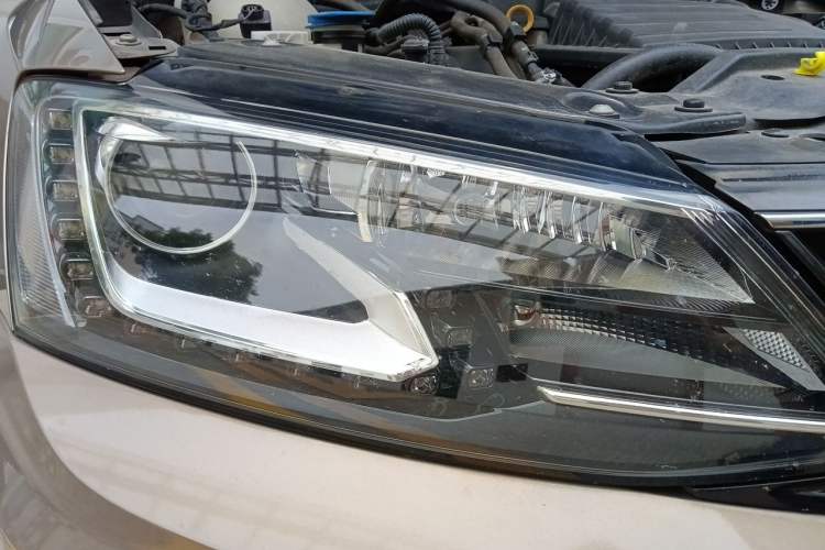 Used Volkswagen Sagitar 2018 280TSI DSG Ignite Edition Right Front Headlight