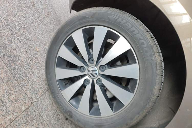Used Volkswagen Sagitar 2018 180TSI DSG Prestige Edition Right Rear Wheel Hub