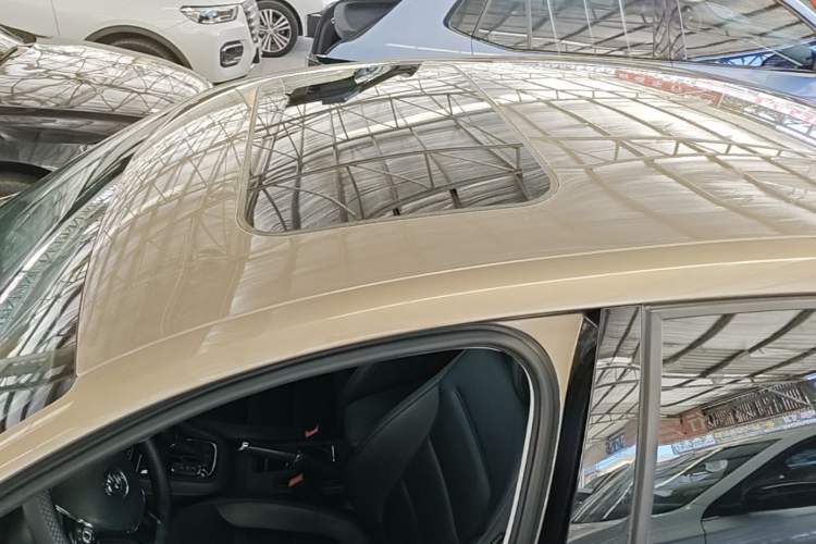 Used Volkswagen Sagitar 2018 1.6L Automatic Comfort Model Roof