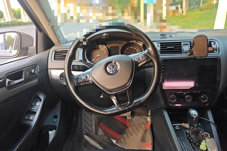 Used Volkswagen Sagitar 2018 1.6L Automatic Comfort Model Steering Wheel