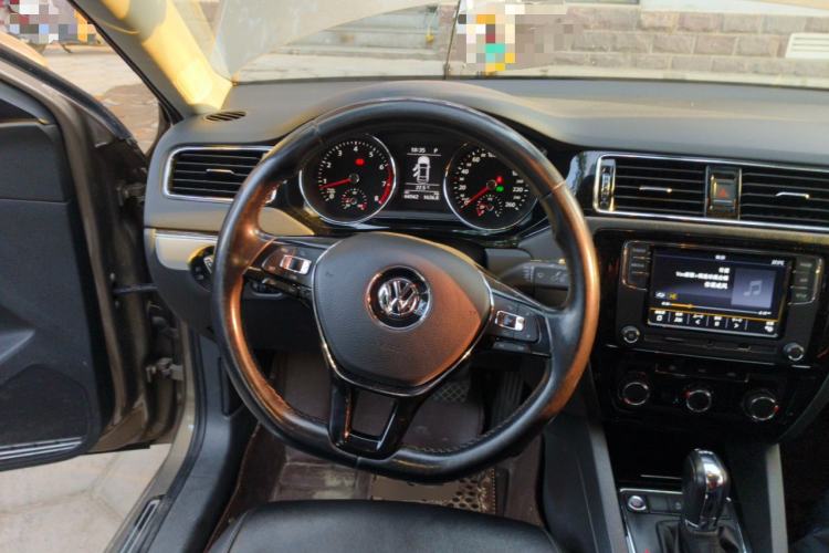 Used Volkswagen Sagitar 2018 280TSI DSG Comfort Model Steering Wheel