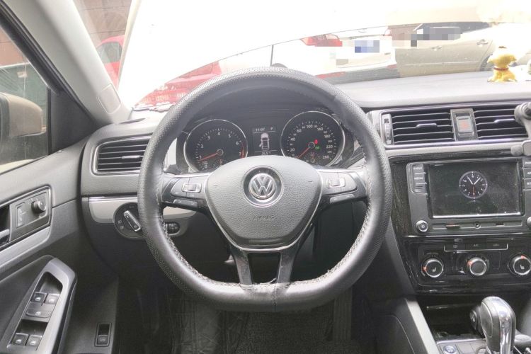 Used Volkswagen Sagitar 2018 180TSI DSG Prestige Edition Steering Wheel