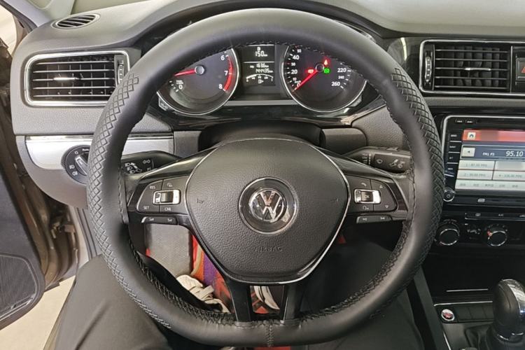 Used Volkswagen Sagitar 2018 1.6L Automatic Comfort Model Steering Wheel