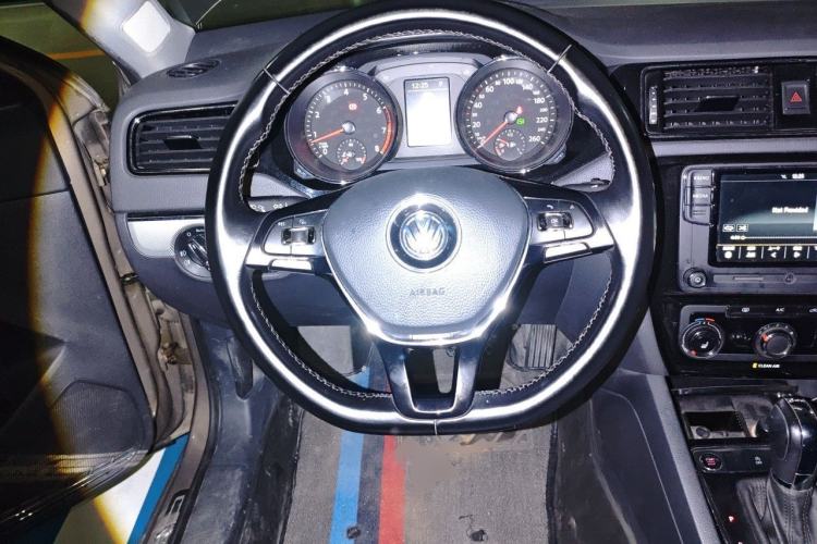 Used Volkswagen Sagitar 2018 180TSI DSG Prestige Edition Steering Wheel