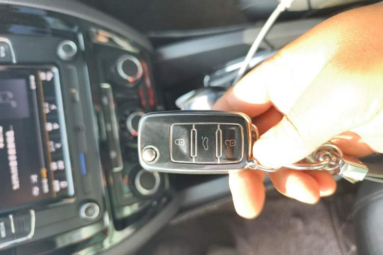 Used Volkswagen Sagitar 2018 280TSI DSG Comfort Model Vehicle Key