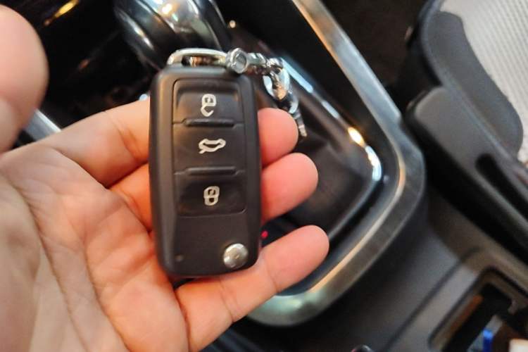 Used Volkswagen Sagitar 2018 1.6L Automatic Comfort Model Vehicle Key
