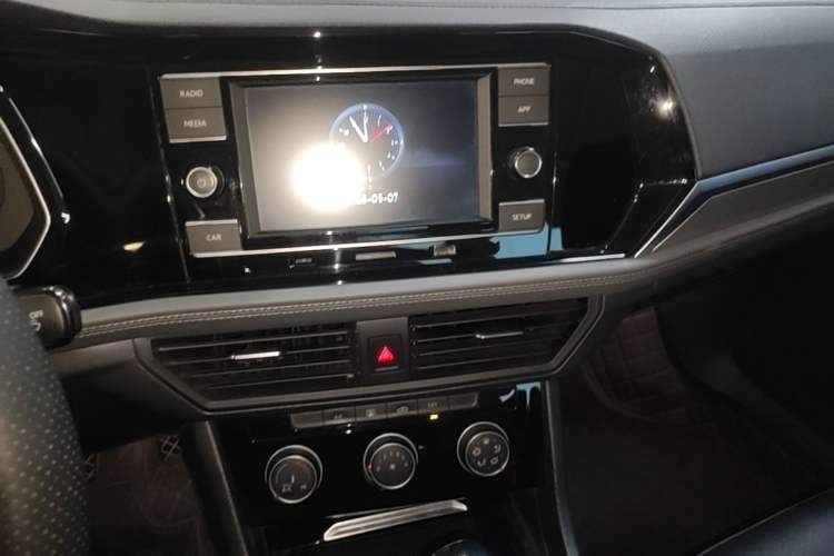 Used Volkswagen Sagitar 2019 280TSI DSG Comfort Version China VI Standard Audio And AC Panel
