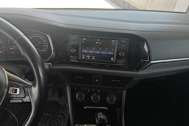 Used Volkswagen Sagitar 2019 280TSI DSG Comfort Version China VI Standard Audio And AC Panel