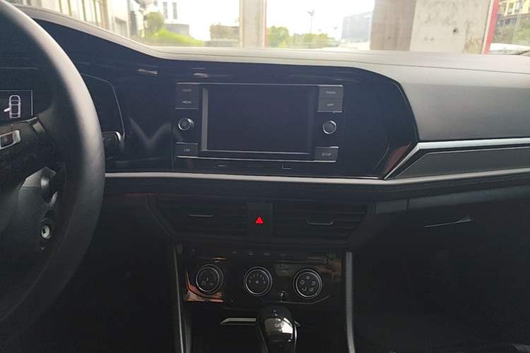 Used Volkswagen Sagitar 2019 200TSI DSG Comfort Version China VI Standard Audio And AC Panel