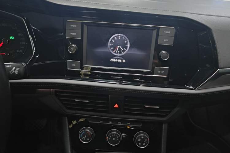 Used Volkswagen Sagitar 2019 280TSI DSG Comfort Version China VI Standard Audio And AC Panel