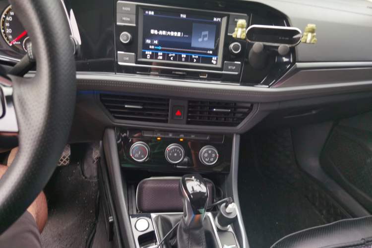 Used Volkswagen Sagitar 2019 280TSI DSG Comfort Version China VI Standard Audio And AC Panel