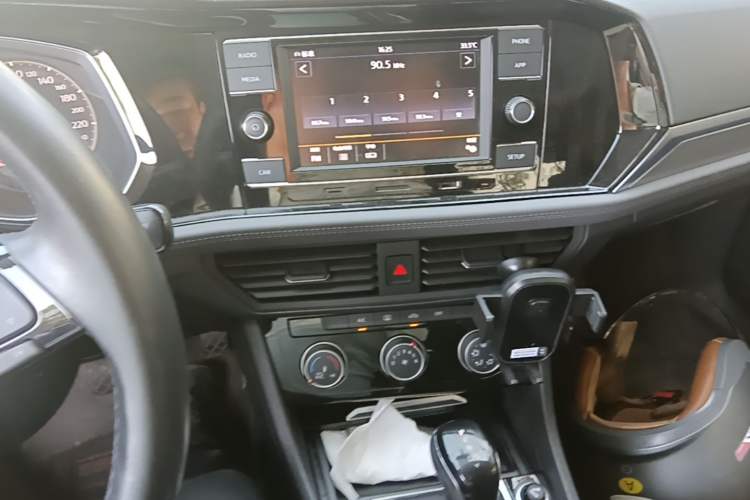 Used Volkswagen Sagitar 2019 280TSI DSG Comfort Version China VI Standard Audio And AC Panel