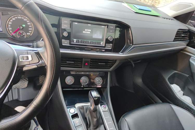 Used Volkswagen Sagitar 2019 200TSI DSG Comfort Version China VI Standard Audio And AC Panel
