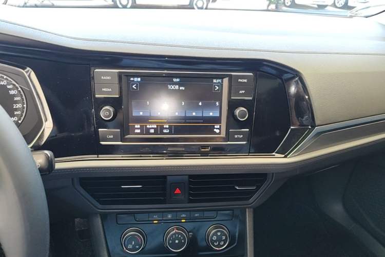 Used Volkswagen Sagitar 2019 280TSI DSG Comfort Version China VI Standard Audio And AC Panel