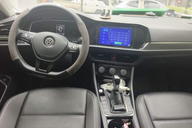 Used Volkswagen Sagitar 2019 280TSI DSG Comfort Version China VI Standard Center Console