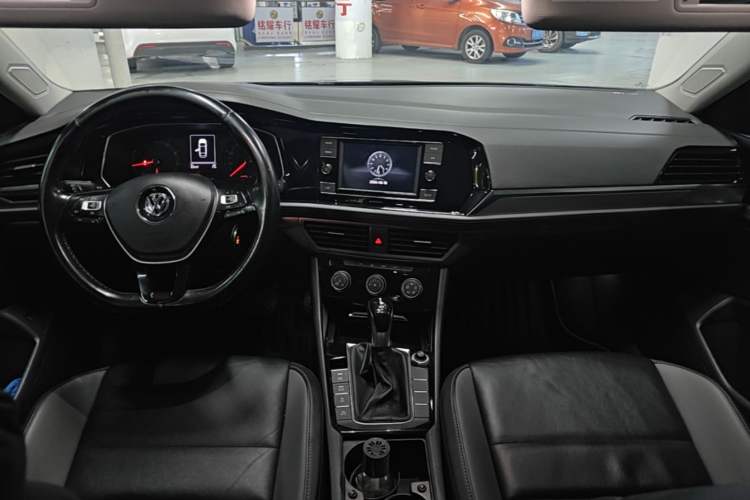 Used Volkswagen Sagitar 2019 280TSI DSG Comfort Version China VI Standard Center Console