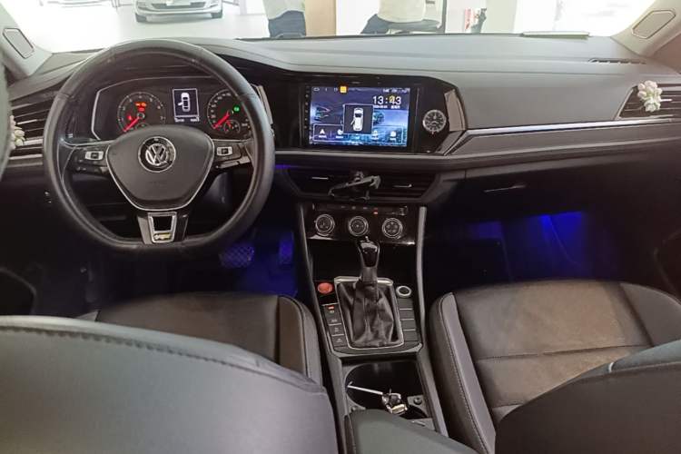 Used Volkswagen Sagitar 2019 200TSI DSG Comfort Version China VI Standard Center Console