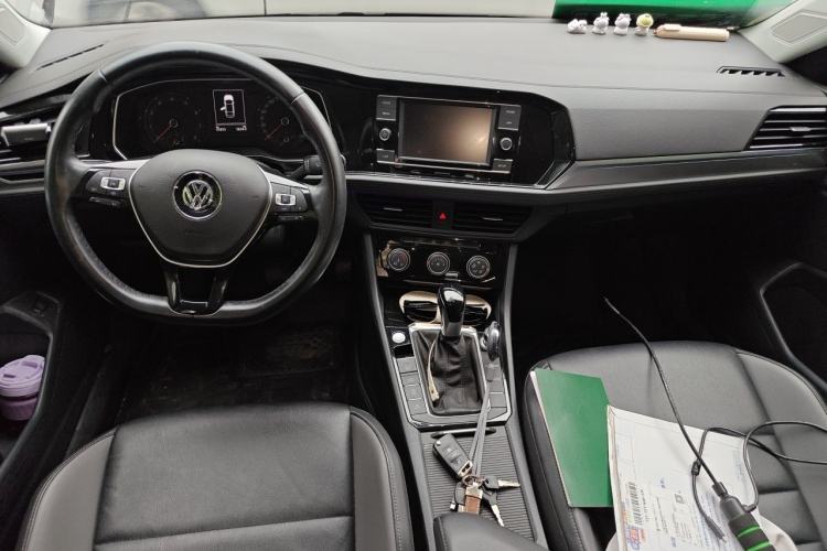 Used Volkswagen Sagitar 2019 200TSI DSG Comfort Version China VI Standard Center Console
