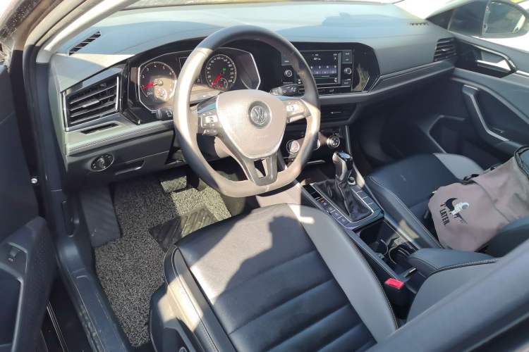 Used Volkswagen Sagitar 2019 280TSI DSG Comfort Version China VI Standard Center Console
