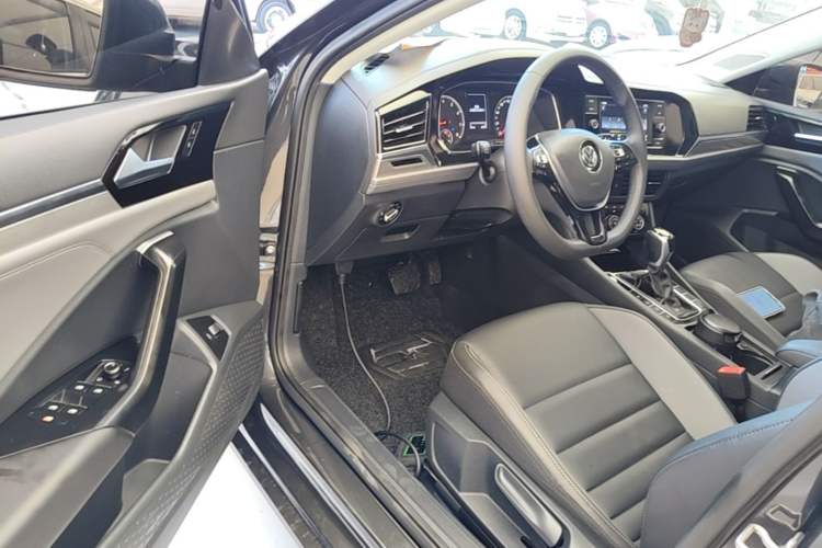 Used Volkswagen Sagitar 2019 280TSI DSG Comfort Version China VI Standard Driver Seat