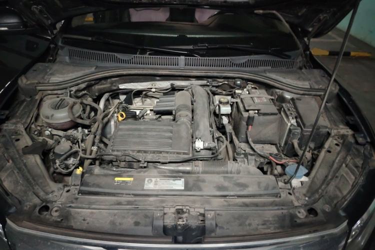 Used Volkswagen Sagitar 2019 200TSI DSG Comfort Version China VI Standard Engine Bay