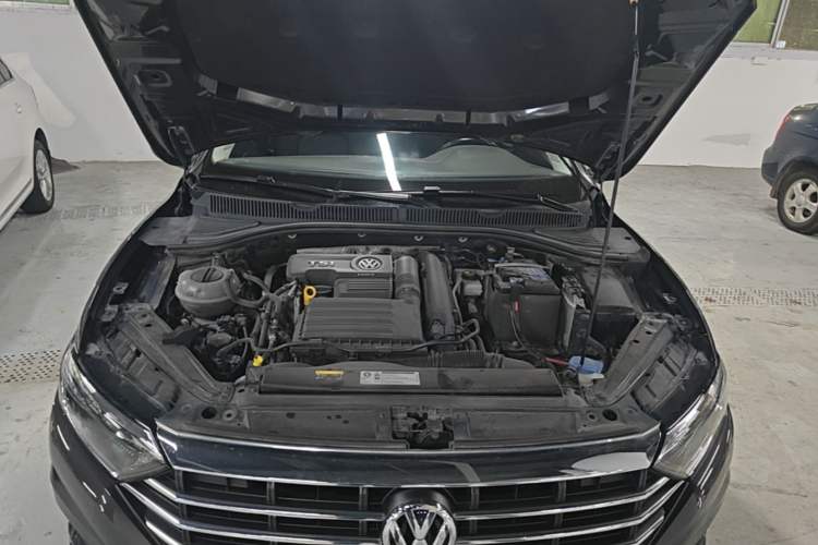 Used Volkswagen Sagitar 2019 280TSI DSG Comfort Version China VI Standard Engine Bay