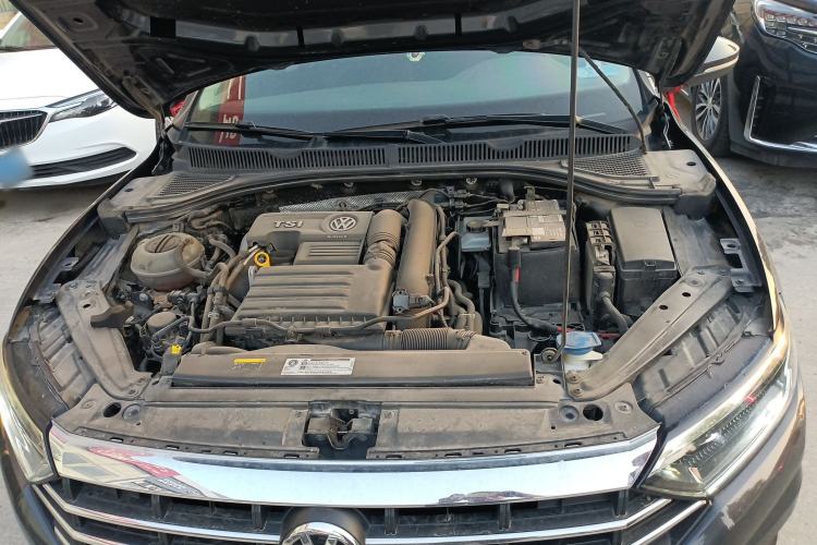 Used Volkswagen Sagitar 2019 200TSI DSG Comfort Version China VI Standard Engine Bay