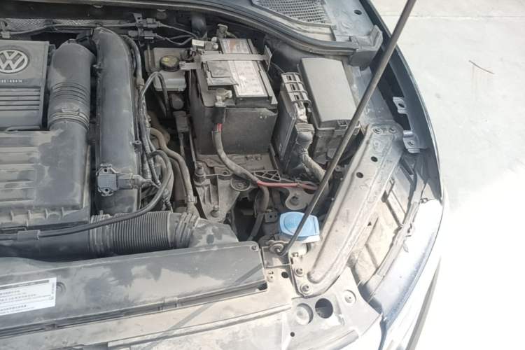 Used Volkswagen Sagitar 2019 280TSI DSG Luxury Version China VI Standard Engine Bay Left
