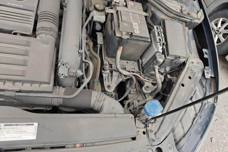 Used Volkswagen Sagitar 2019 200TSI DSG Comfort Version China VI Standard Engine Bay Left