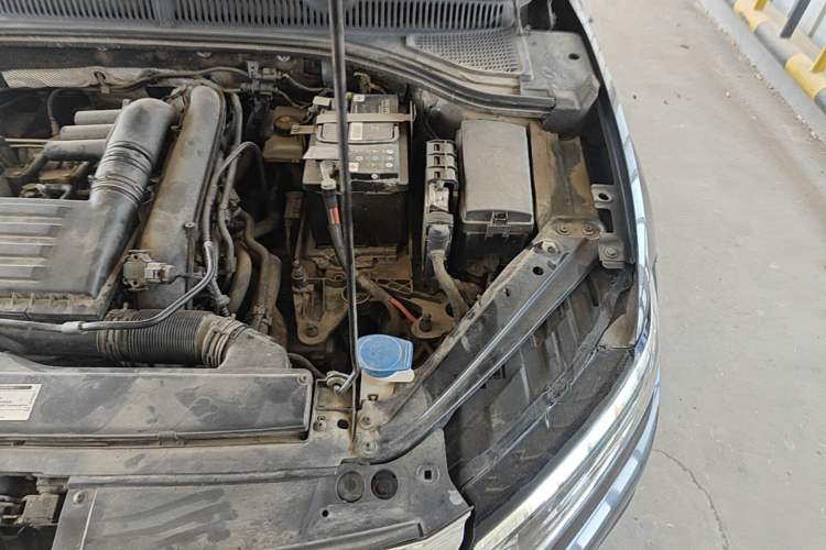 Used Volkswagen Sagitar 2019 280TSI DSG Comfort Version China VI Standard Engine Bay Left