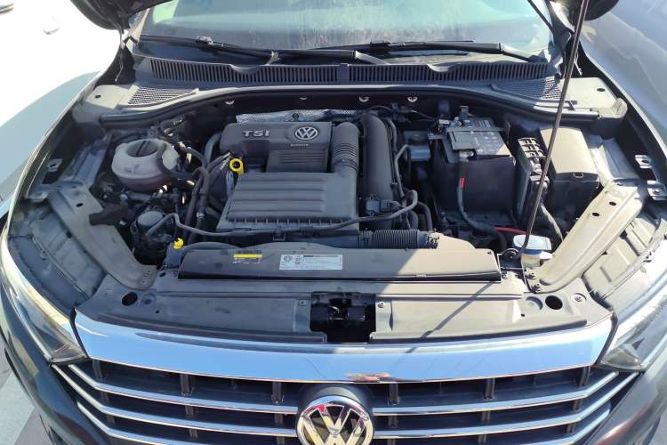 Used Volkswagen Sagitar 2019 280TSI DSG Comfort Version China VI Standard Engine Bay