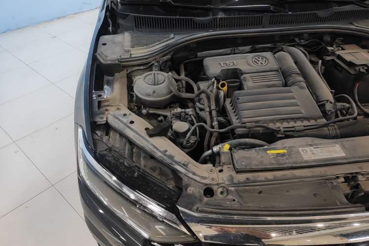 Used Volkswagen Sagitar 2019 280TSI DSG Comfort Version China VI Standard Engine Bay Right